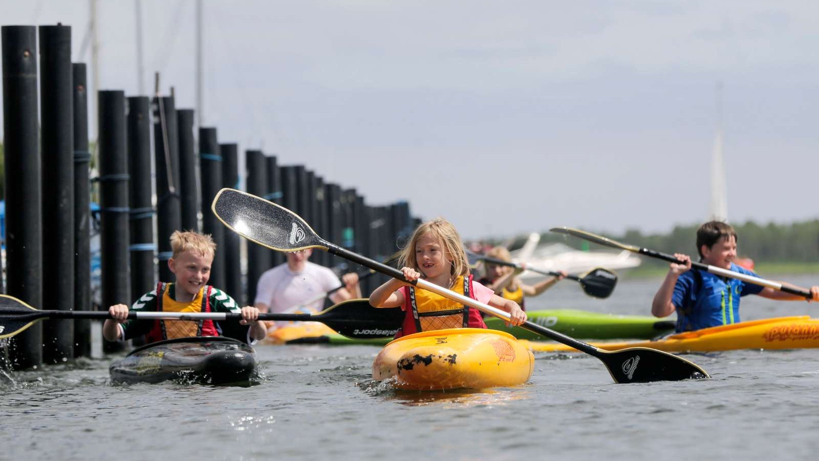 Havnens Dag Vild Med Vand børn i kanoer
