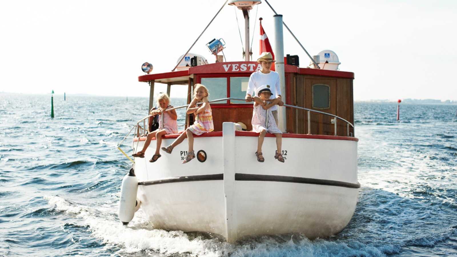 Postbåden Nakskov Fjord med familie